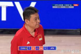 双向奔赴！中国球迷用中文高呼“C罗”得到回应，C罗竖拇指+挥手